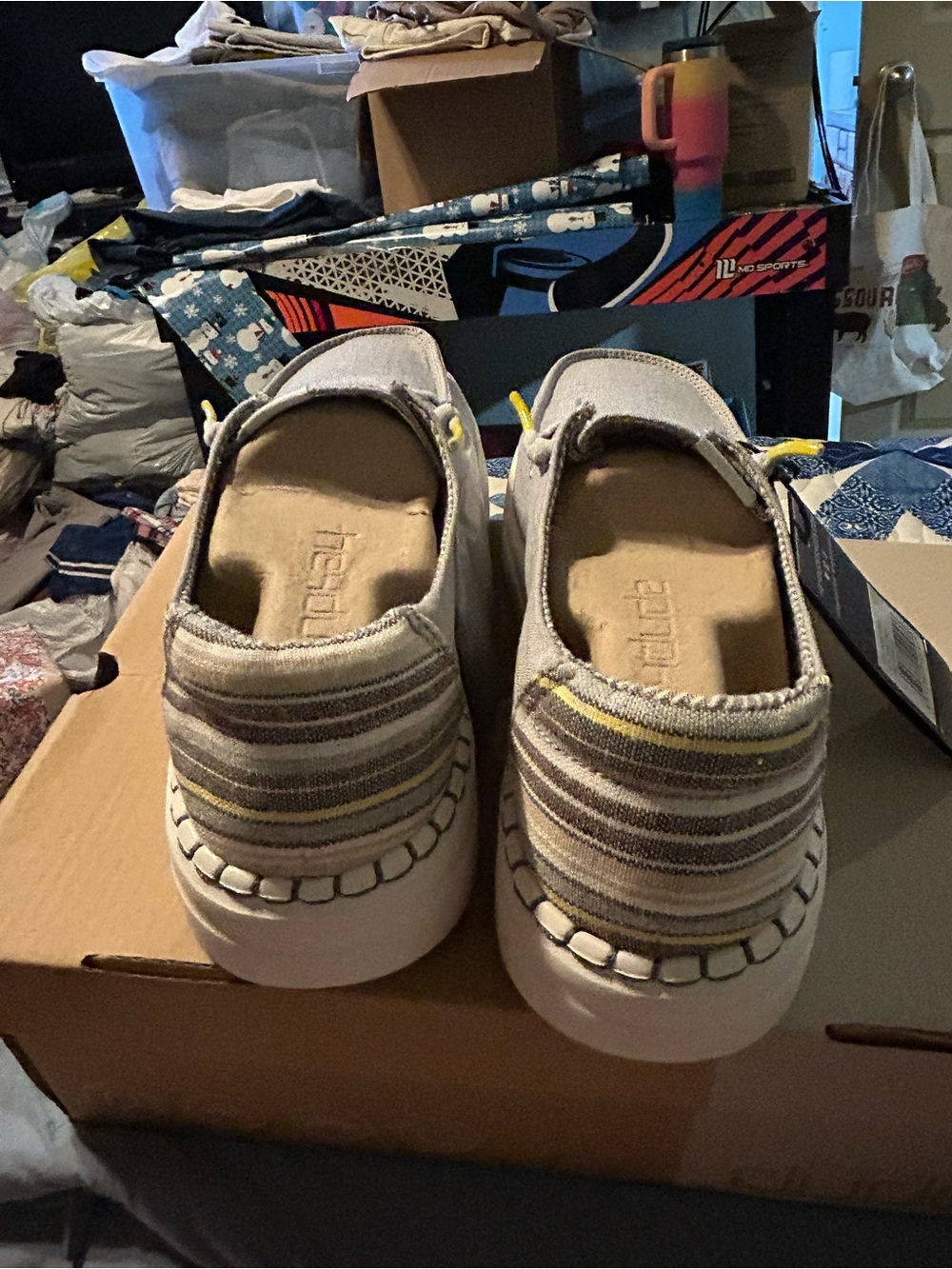 Women's HeyDudes Gray Canvas Slip-On Shoes size 8 - Picture 2 of 6